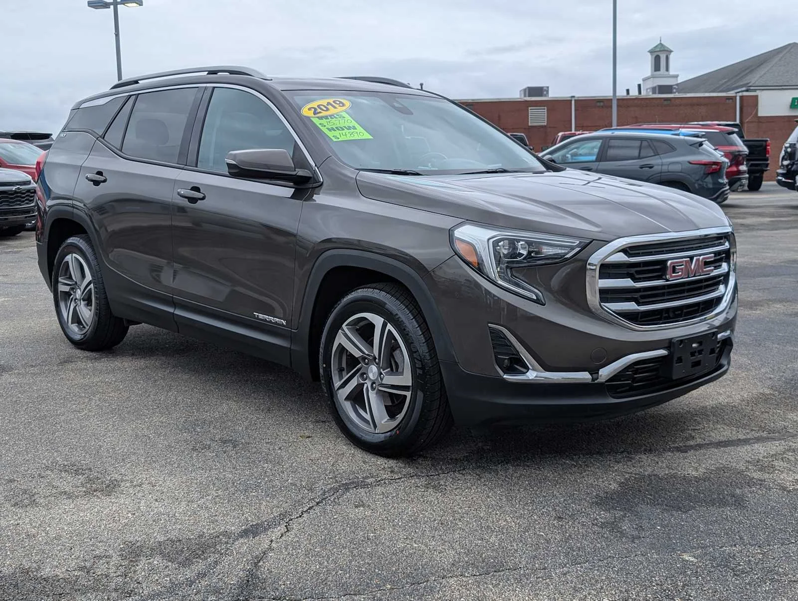 Used 2019 Smokey Quartz Metallic GMC SLT image 6