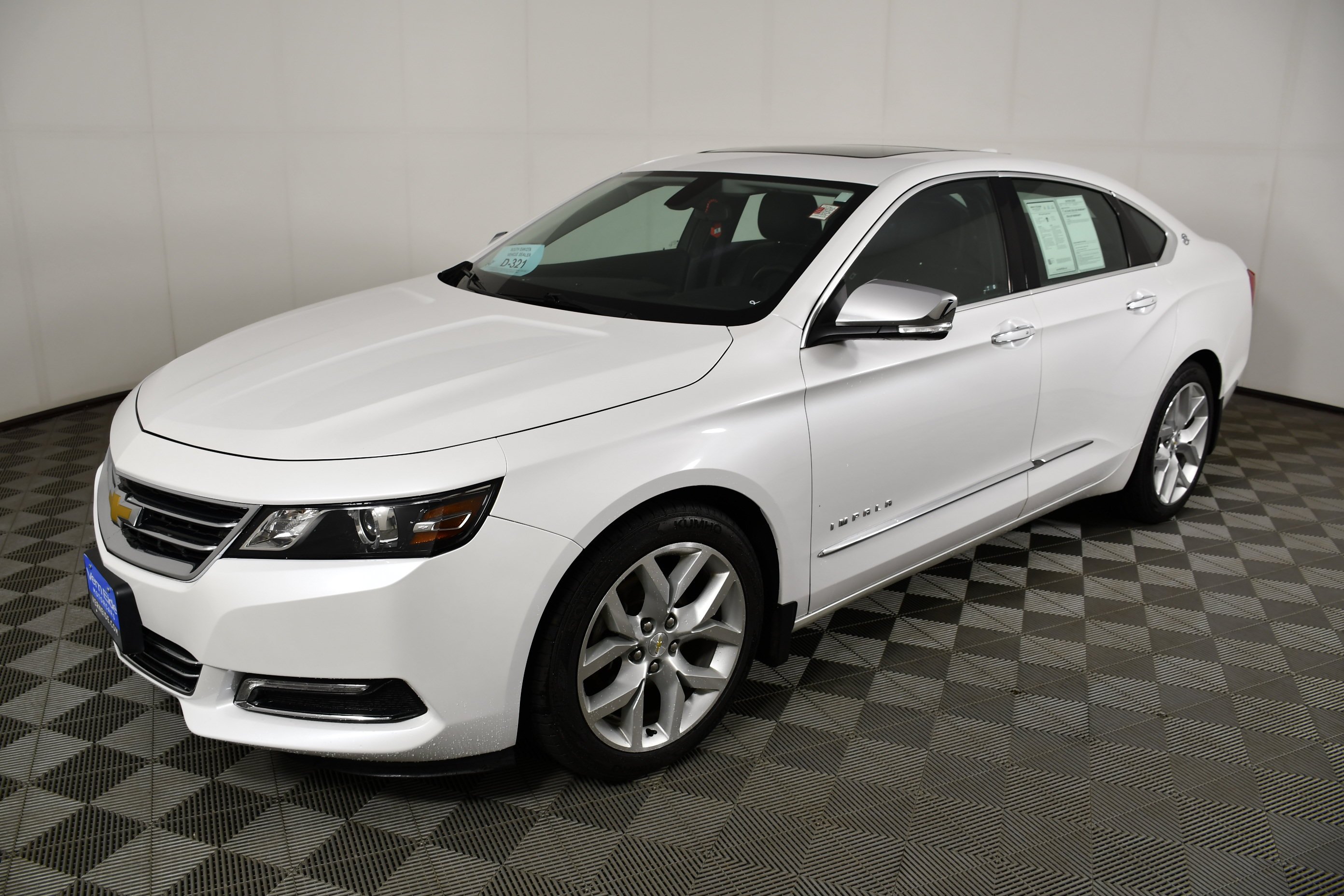 Used 2020 White Chevrolet Premier image 10