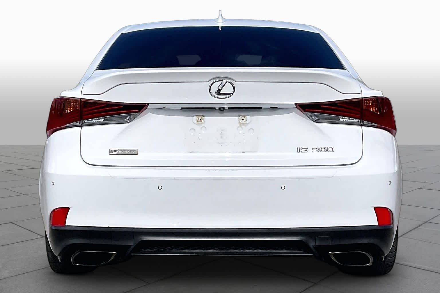Used 2018 Ultra White Lexus  image 4