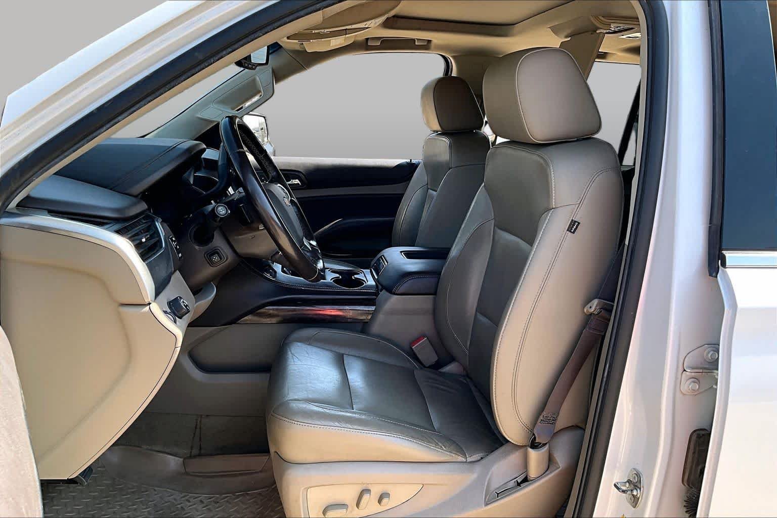 Used 2018 Iridescent Pearl Tricoat Chevrolet LT image 7