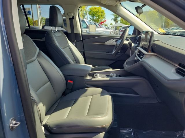 Used 2026 Vapor Blue Metallic Ford Active image 17