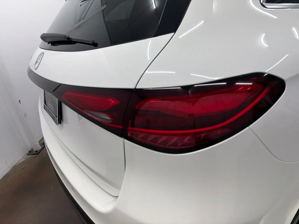 New 2027 White Mercedes-Benz GLC 300 image 11