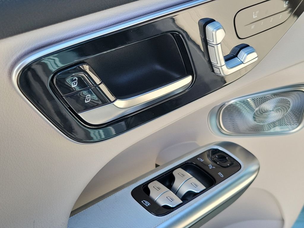 New 2026 Silver Mercedes-Benz GLC 300 image 19