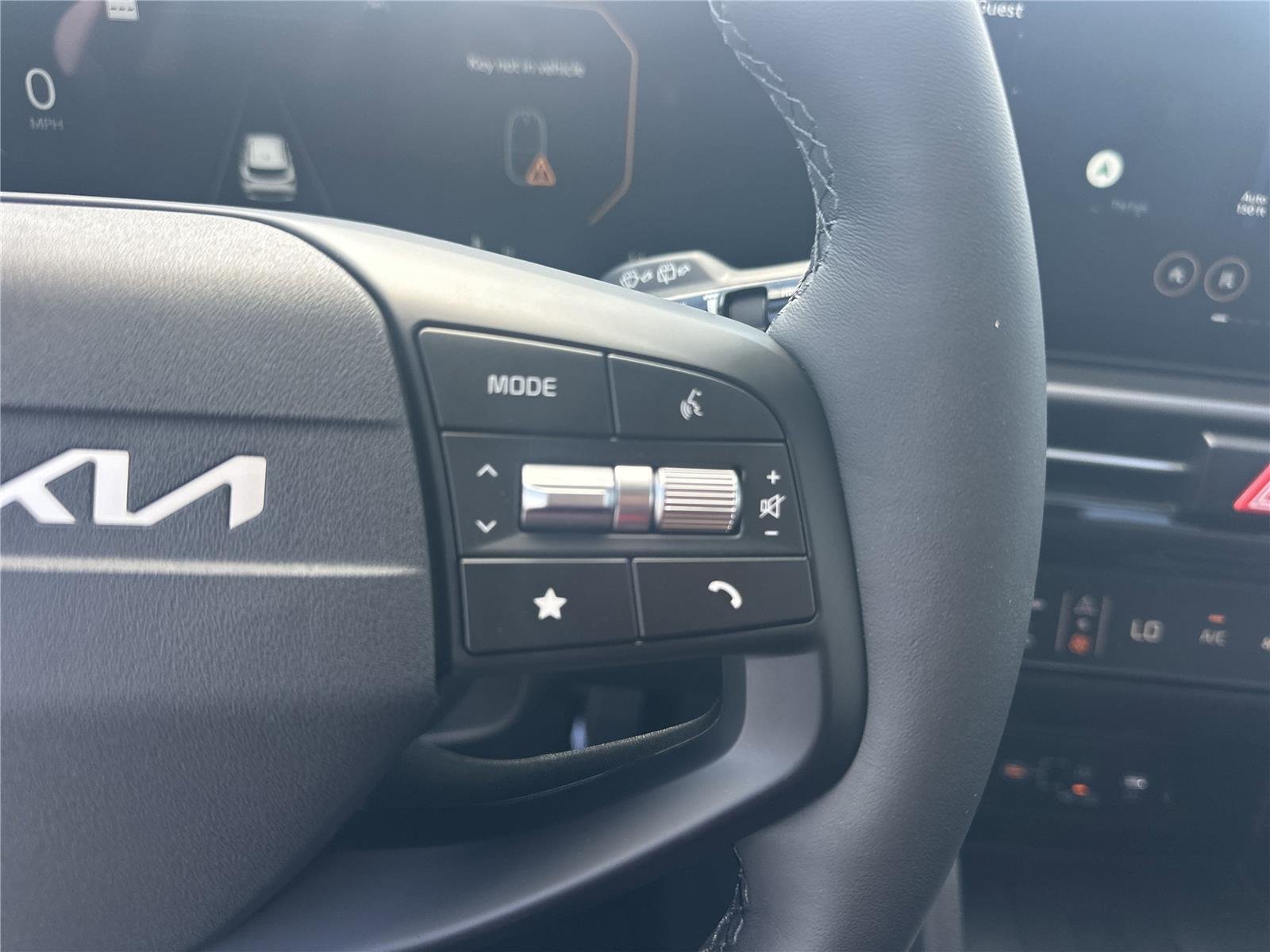 2026 Kia Sportage SX - Photo 11