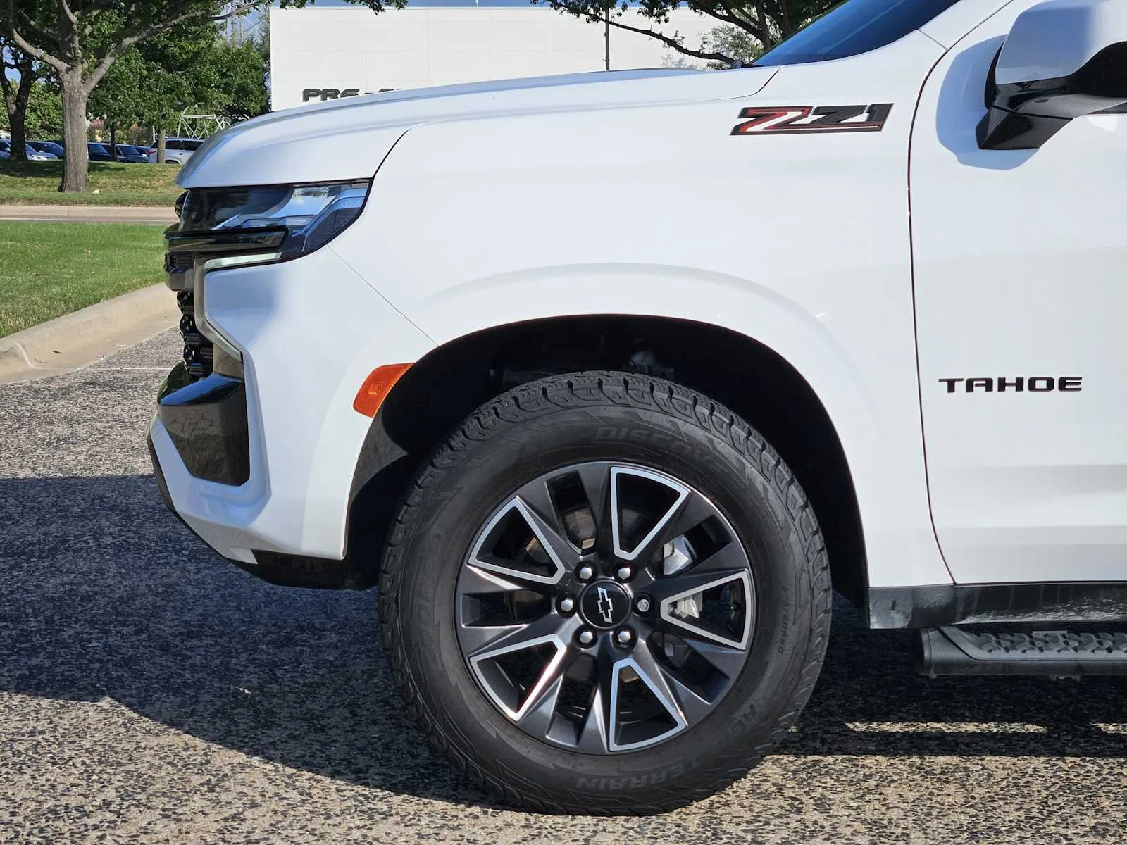 Used 2022 Summit White Chevrolet Z71 image 5
