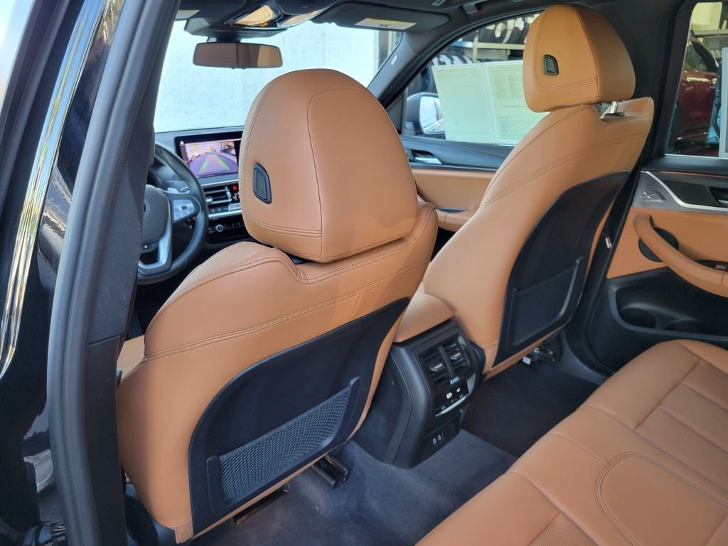 Used 2024 Jet Black BMW sDrive30i image 13