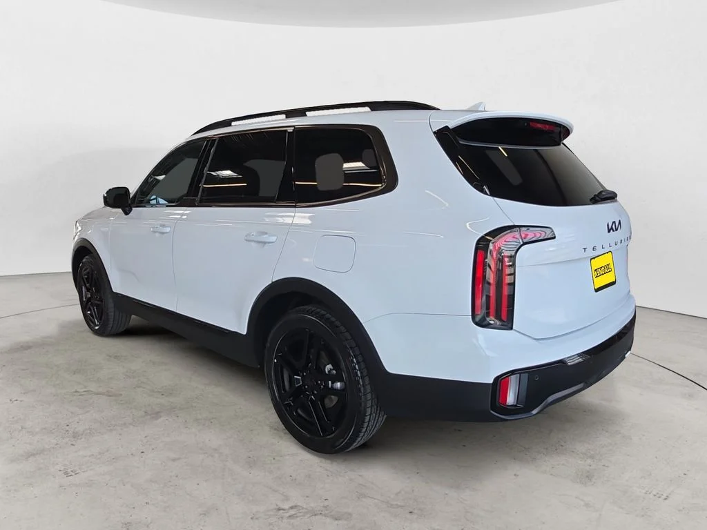 Used 2025 White Kia SX-Prestige X-Line image 7