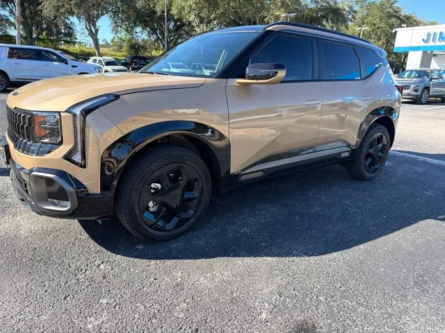 Used 2027  Kia X-Line S image 1