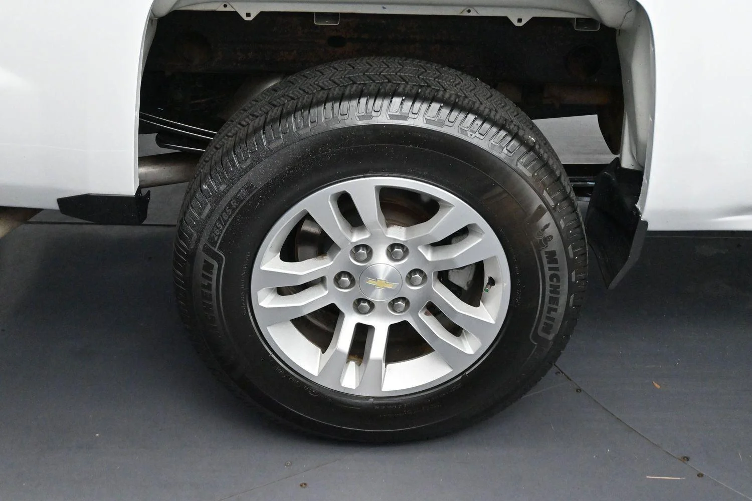 Used 2018 SUMMIT WHITE Chevrolet Work Truck image 29
