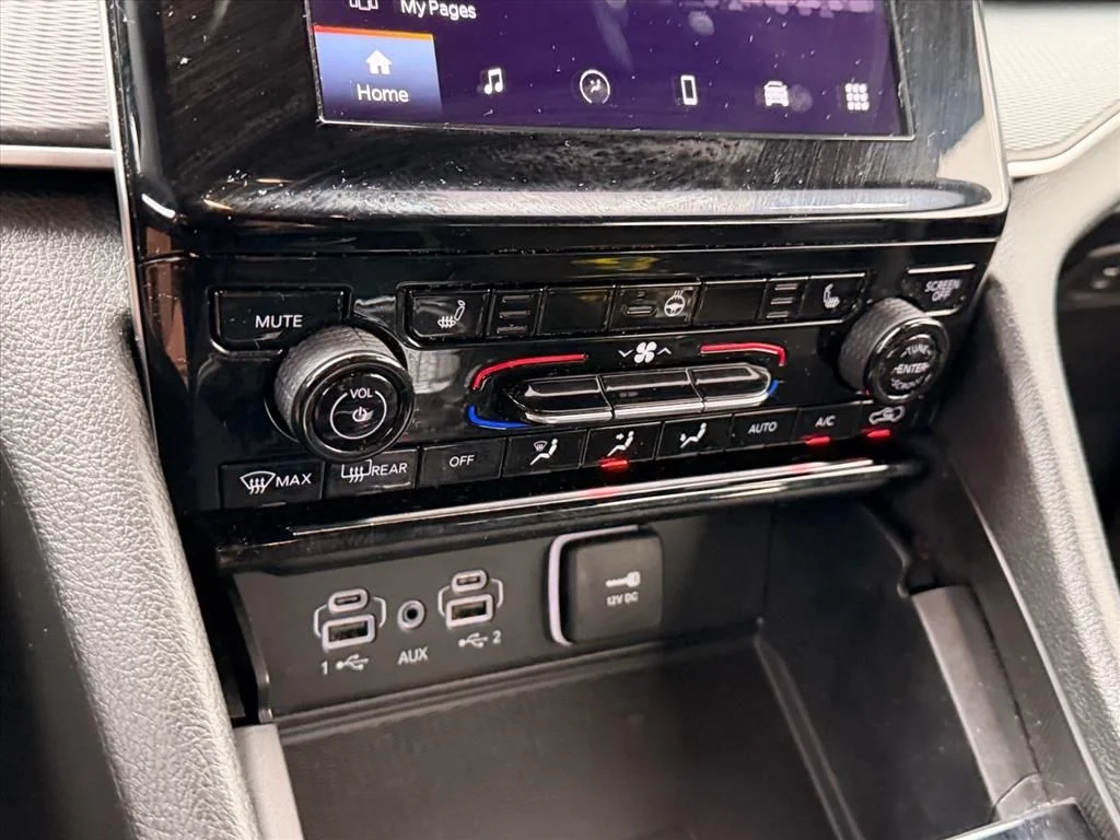 Used 2025 Black Jeep Altitude X image 24