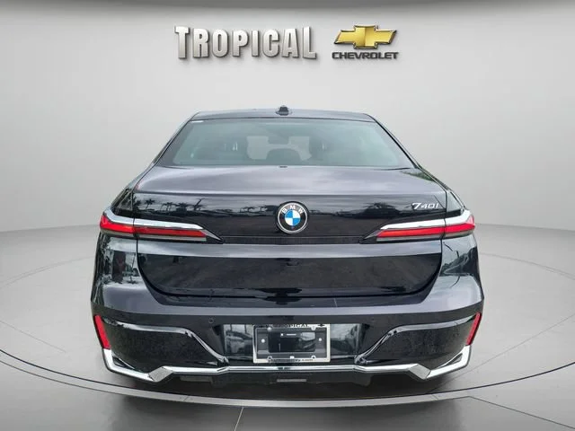 Used 2025 Black BMW 740i image 4