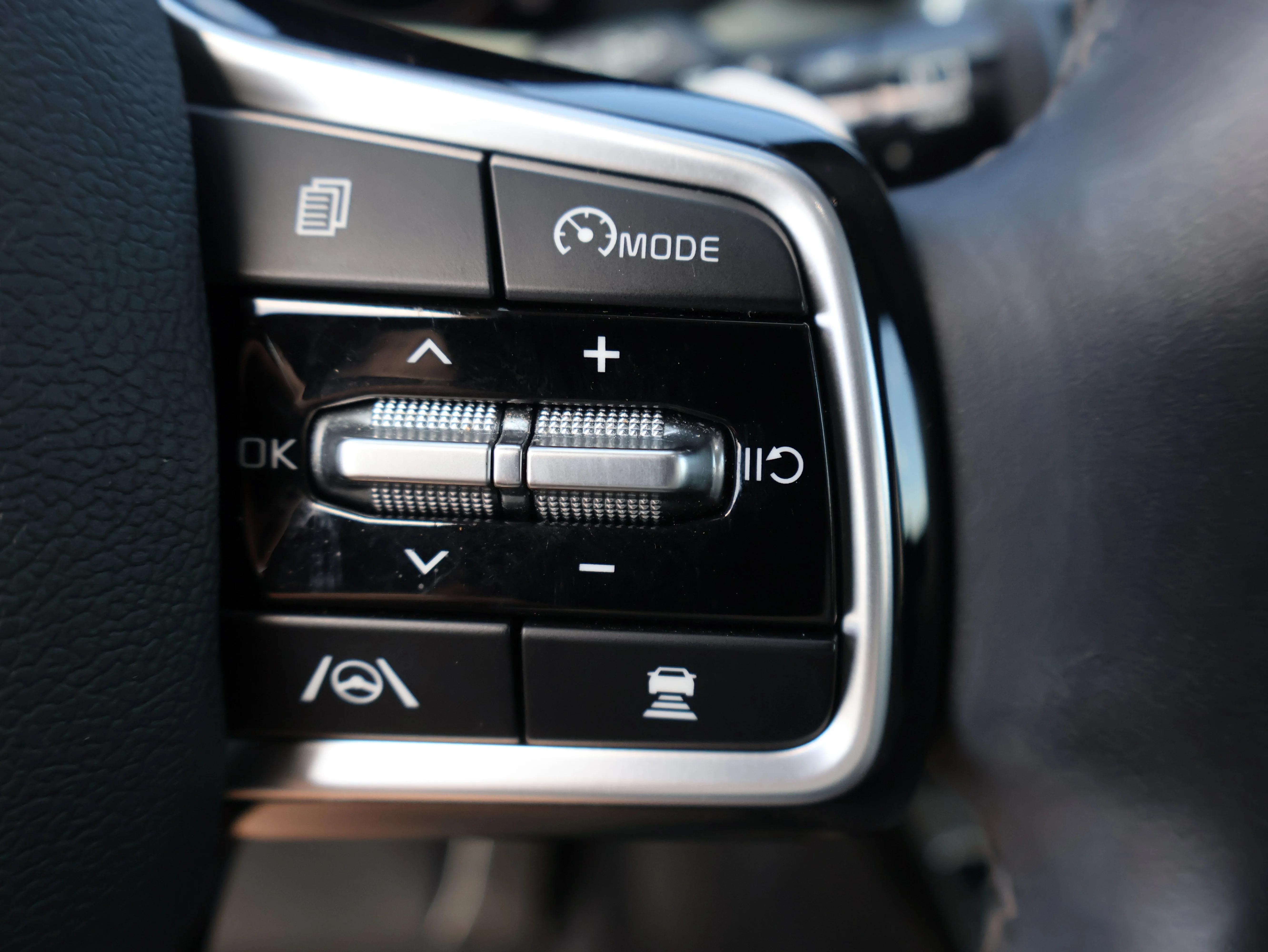 Used 2023 Aurora Black Kia SX Prestige image 42