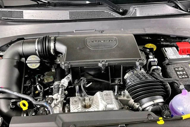 New 2026 Silver Jeep Latitude image 2