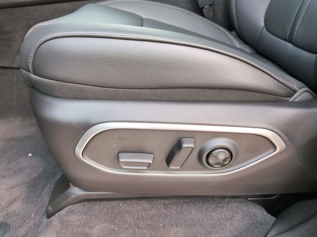 New 2026 White Jeep Upland image 15