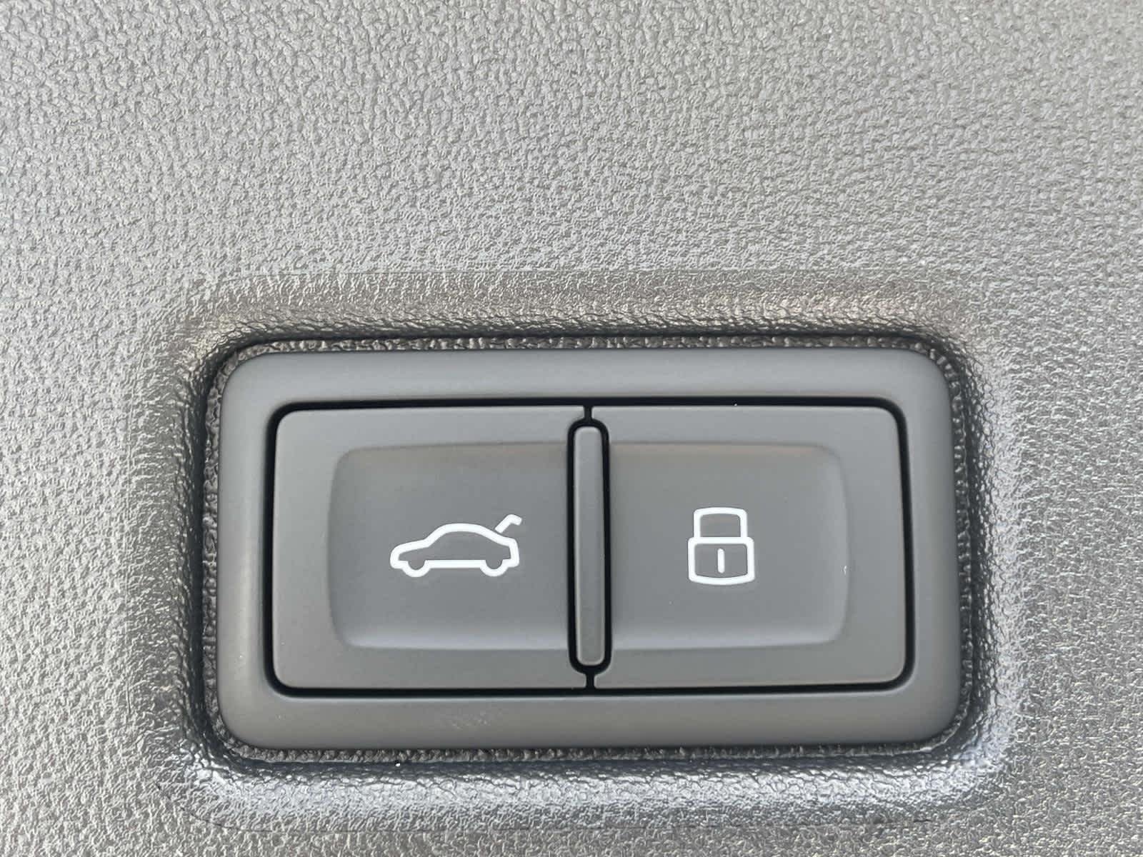 New 2026 2Y2Y/White Audi Premium Plus image 19