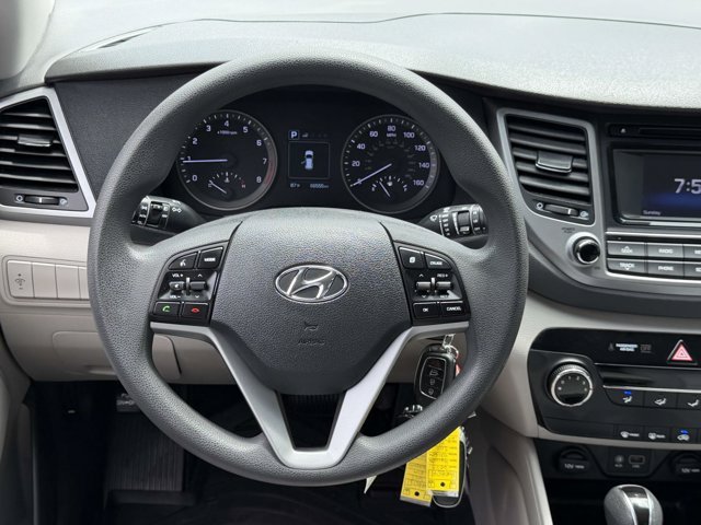 Used 2017 Molten Silver Hyundai SE image 11