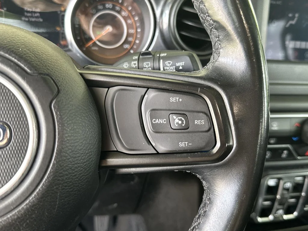 Used 2020 Gray Jeep Unlimited Sport Altitude image 21