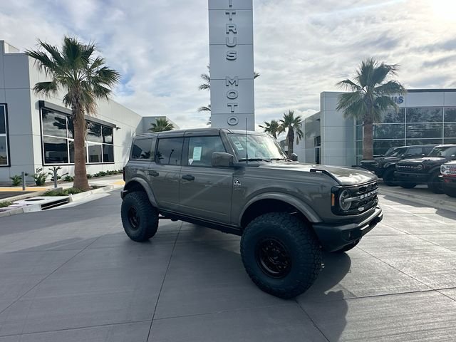 2026 Ford Bronco Outer Banks 4x4 -- Marsh Gray