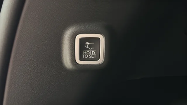 New 2026 Diamond Black Crystal Pearl-Coat Exterior Paint Jeep Limited image 29