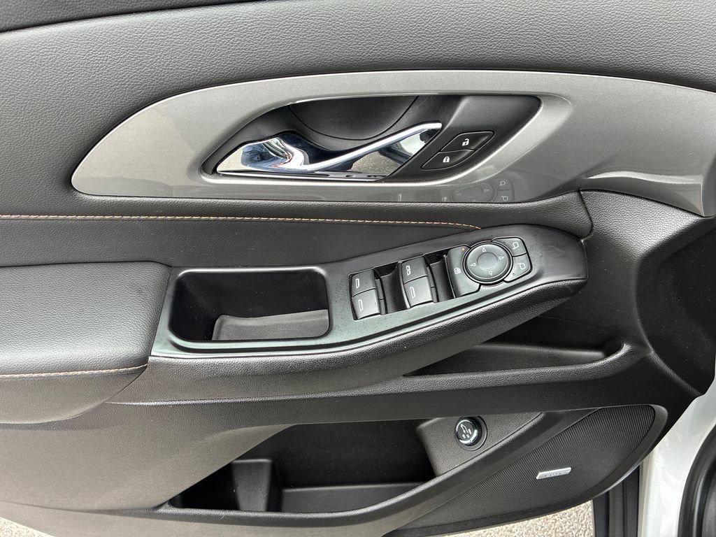 Used 2020 SILVER ICE METALLIC Chevrolet LT Leather image 12