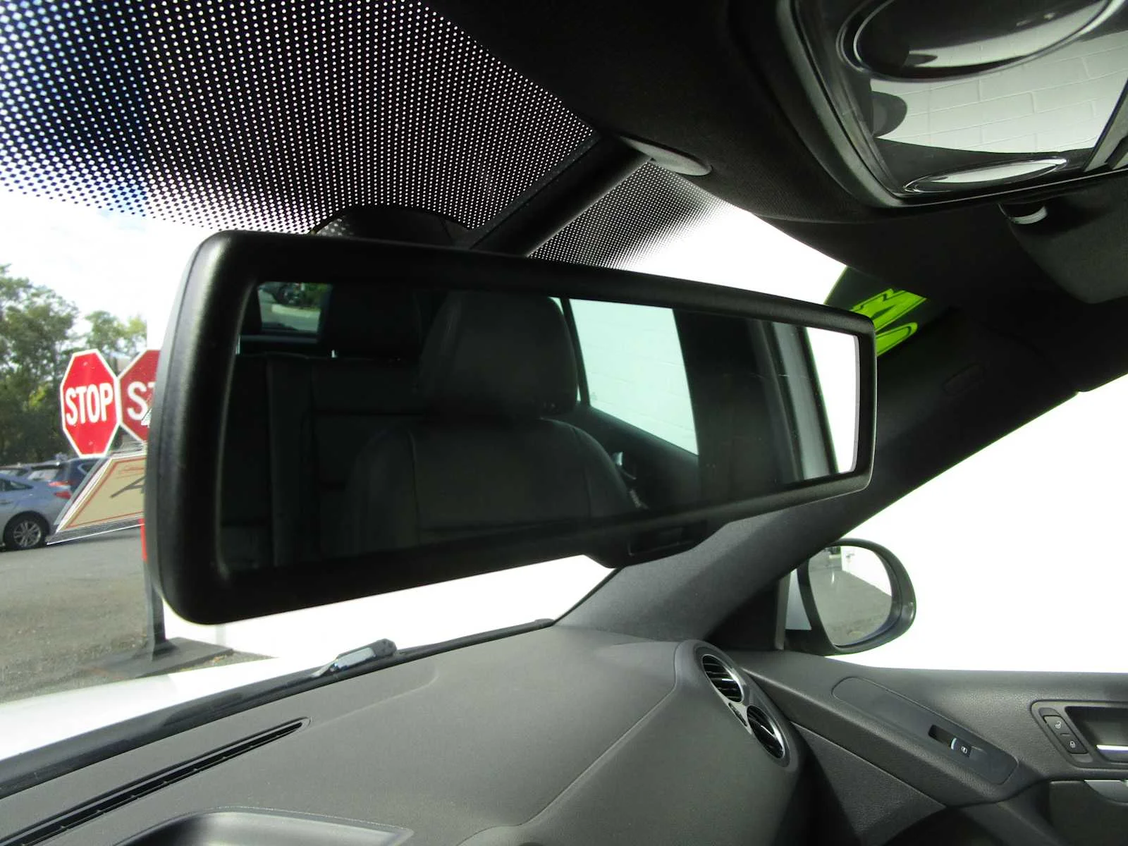 Used 2014 Pure White Volkswagen R-Line image 25