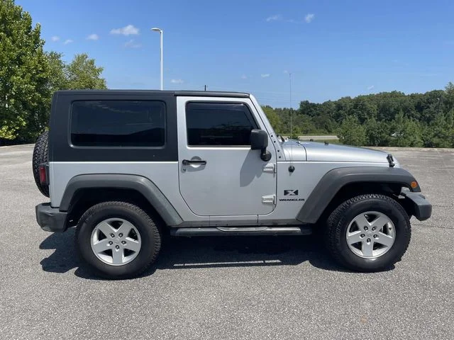 Used 2008 Silver Jeep X image 2
