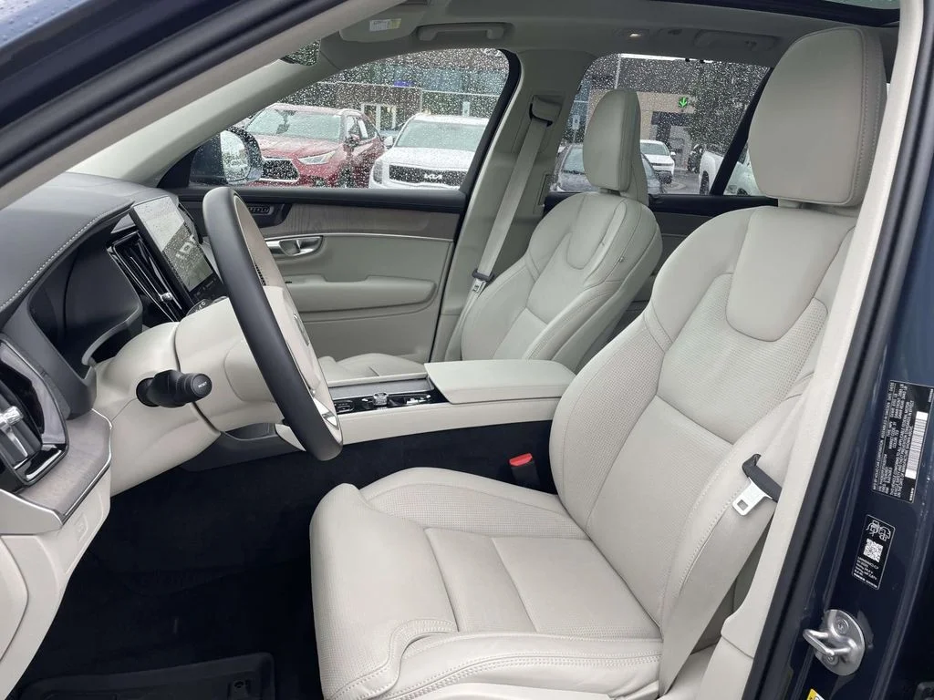 2026 Volvo XC90 Ultra - Photo 8