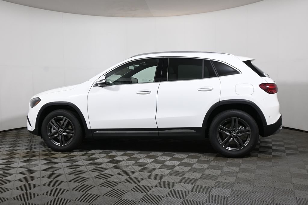 New 2026 Polar White Mercedes-Benz GLA 250 image 2
