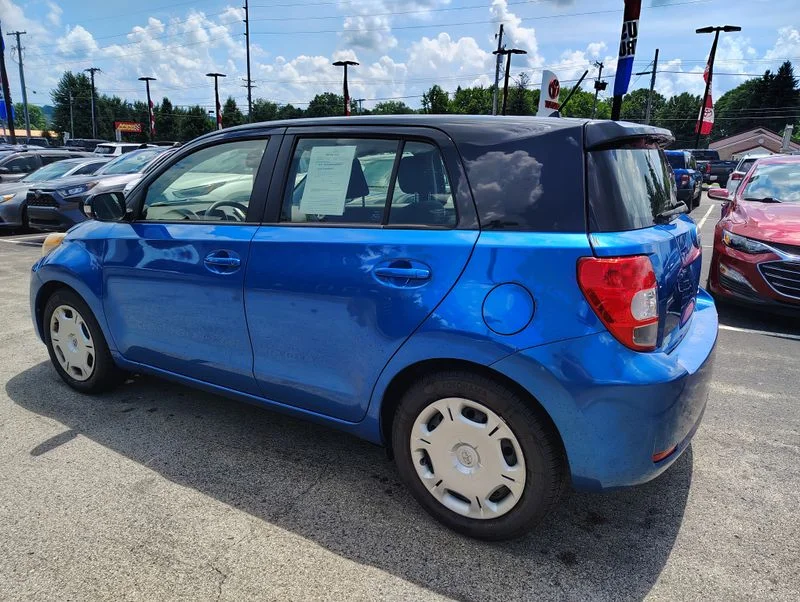 Used 2013 Blue Scion Base image 5