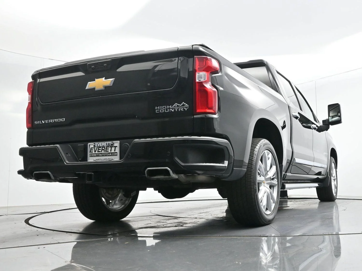 Used 2024 Black Chevrolet High Country image 49