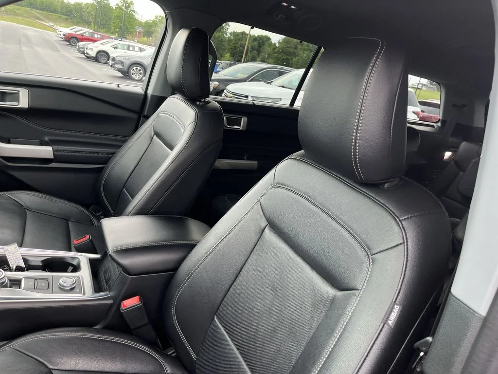 Used 2023 Black Ford Limited image 11