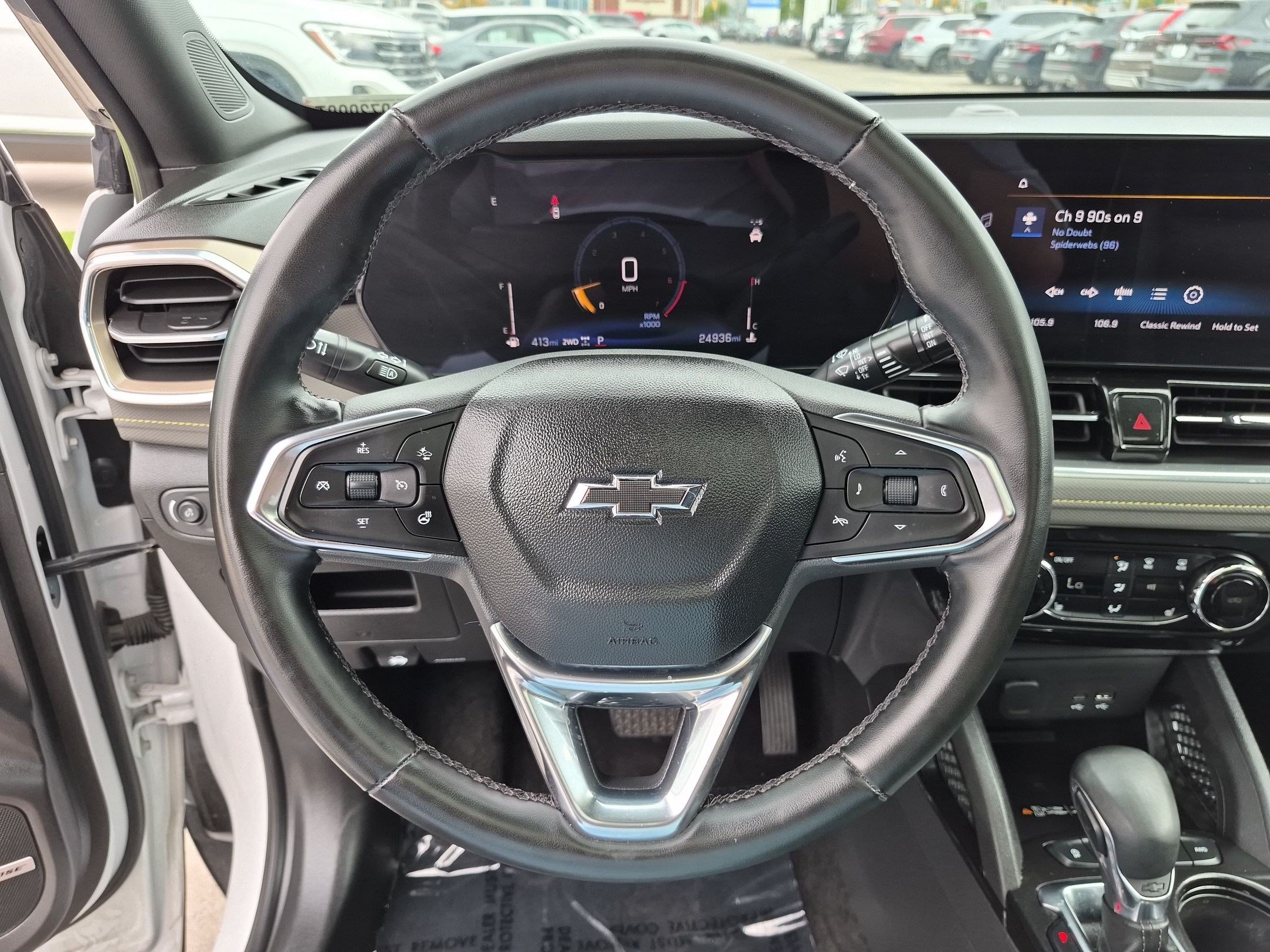 Used 2024 Iridescent Pearl Tricoat Chevrolet ACTIV image 18