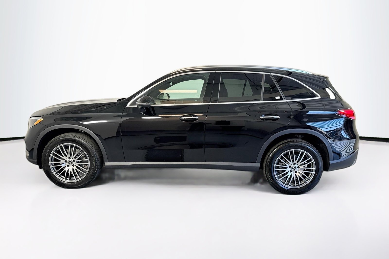 New 2026 Black Mercedes-Benz GLC 300 image 8
