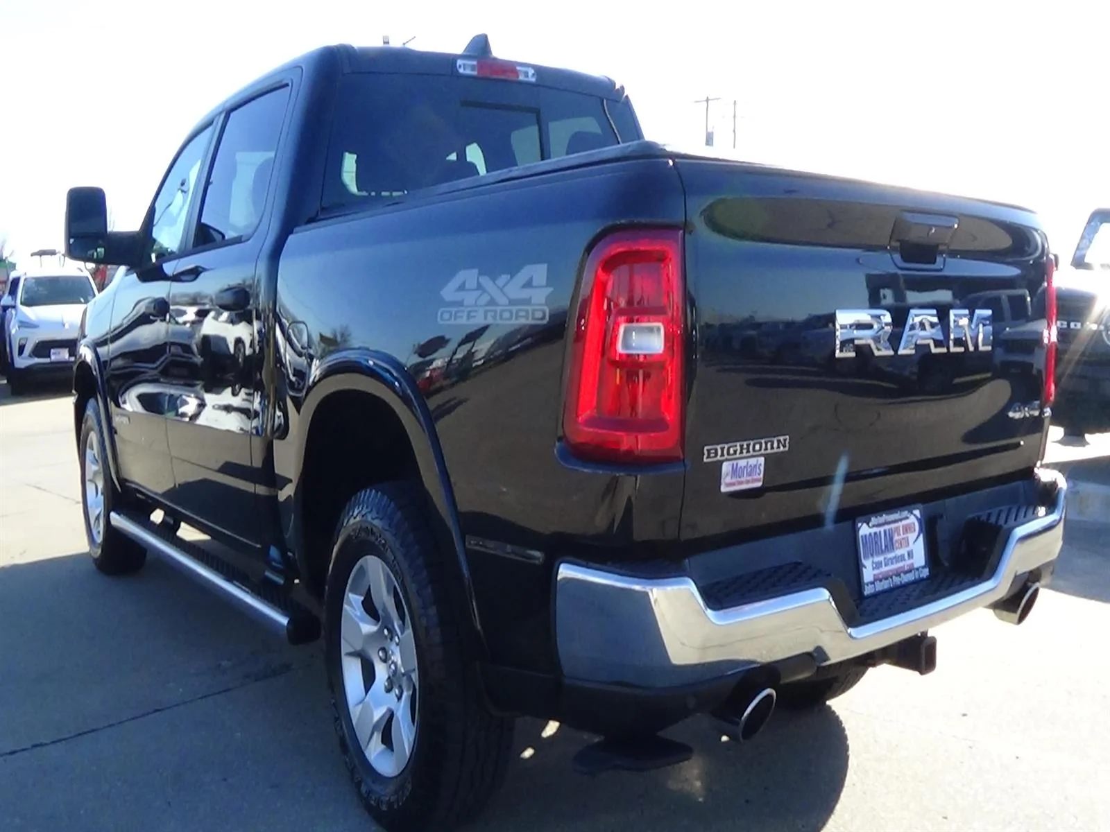 Used 2025 Diamond Black Crystal Pearl Coat (pxj) RAM Big Horn image 8