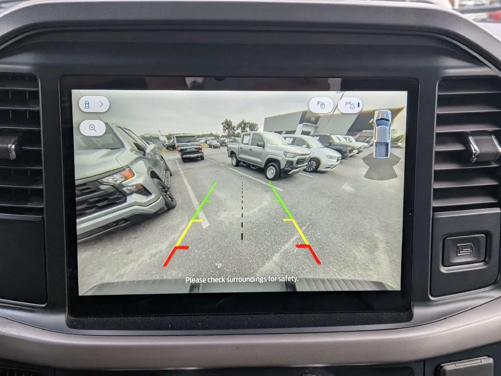 Certified Used 2025 Oxford White Ford XLT image 28