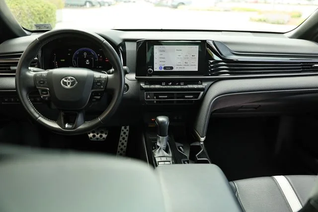 Used 2025 Ice Cap Toyota SE image 26