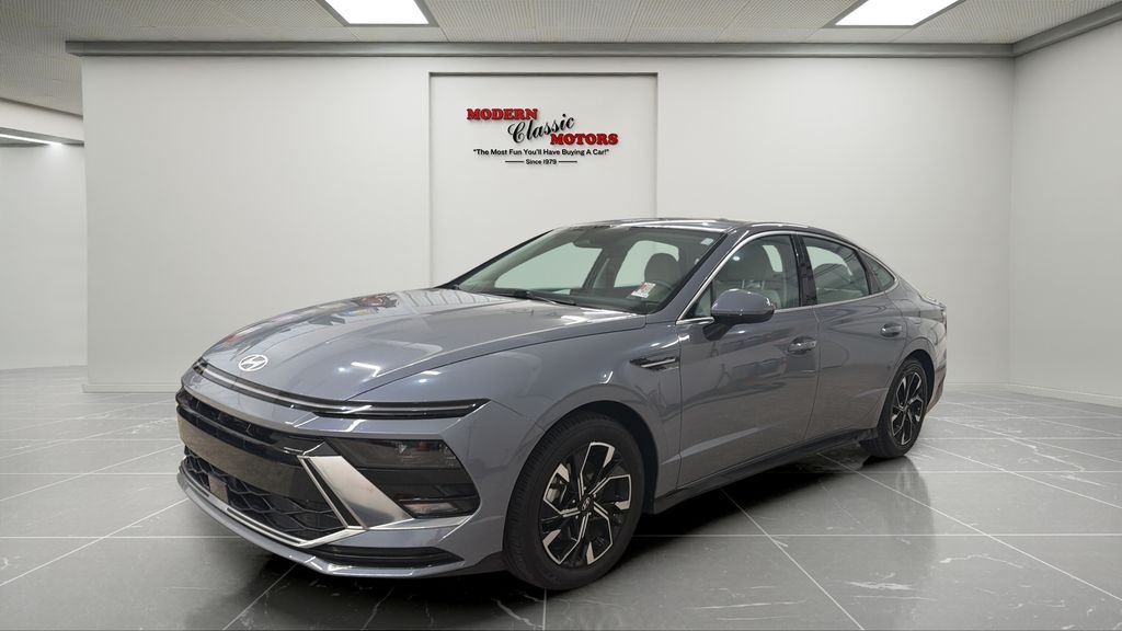 Used 2024 Blue Hyundai SEL image 3
