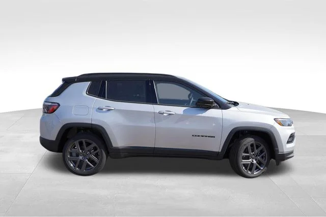 New 2026 Silver Zynith Metallic Clearcoat Jeep Limited image 2