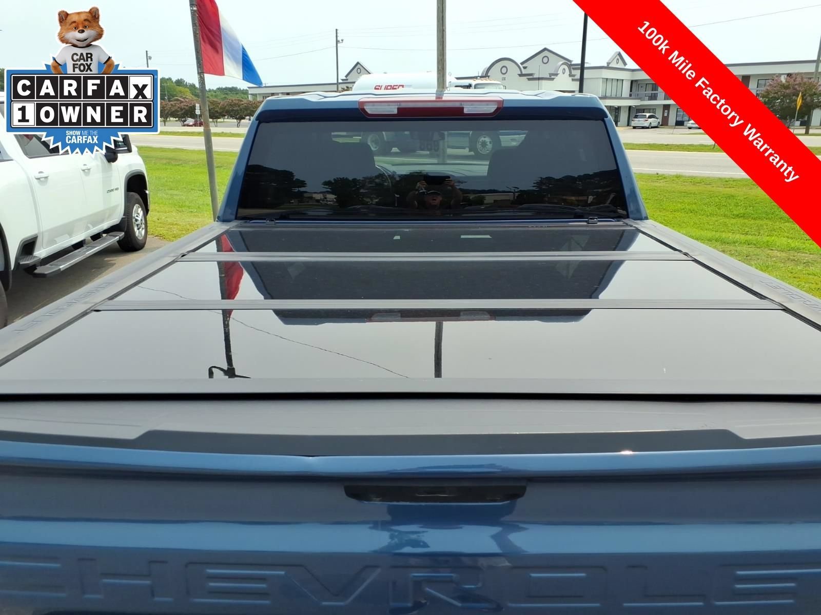 Used 2024 Lakeshore Blue Metallic Chevrolet LT (2FL) image 12