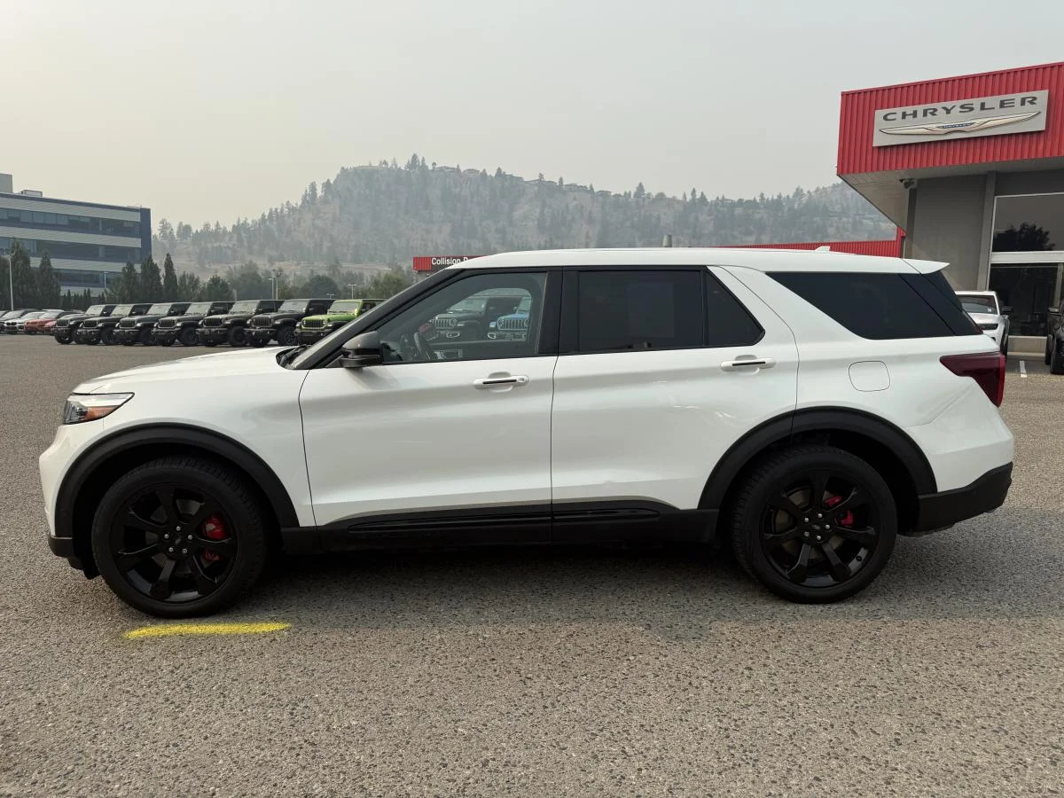 Used 2021 White Ford St Awd image 3