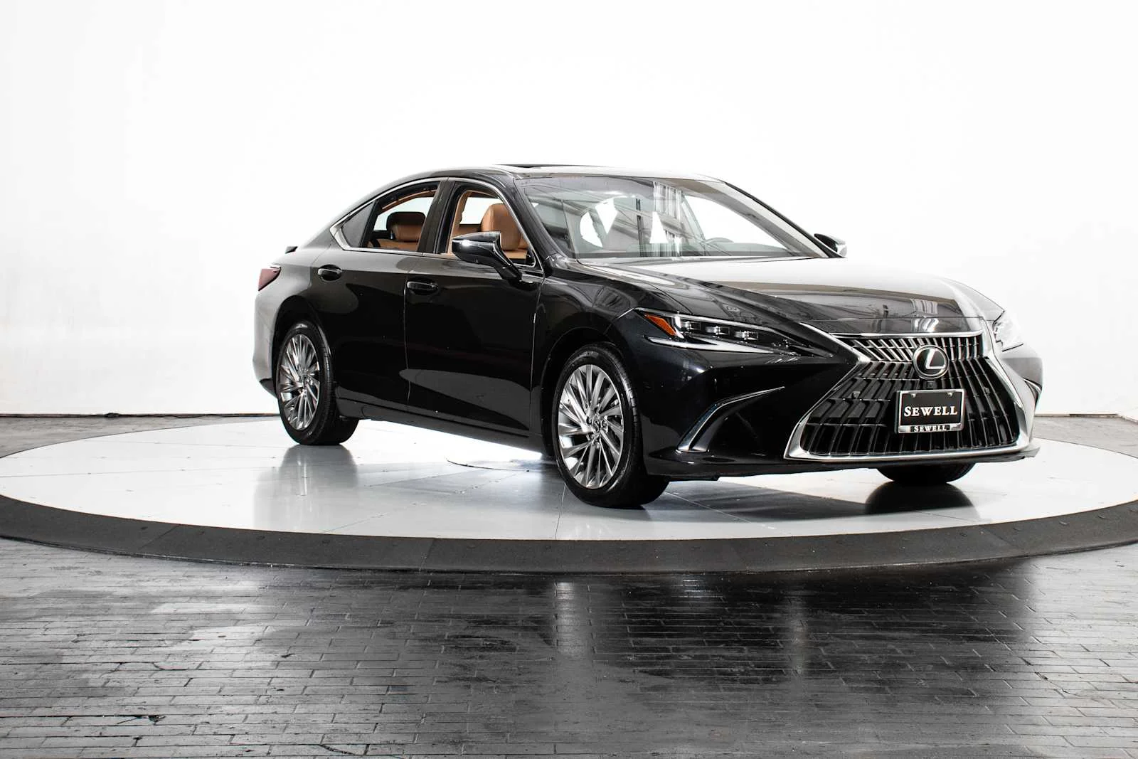 Certified Used 2023 Caviar Lexus Ultra Luxury image 8