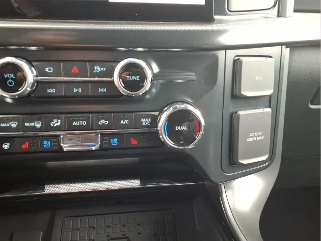 New 2026 Oxford White Ford XLT image 23