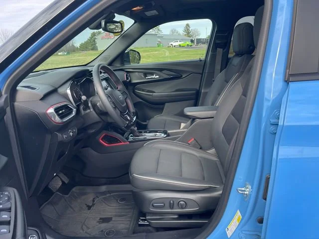 Used 2023 Fountain Blue Chevrolet RS image 11