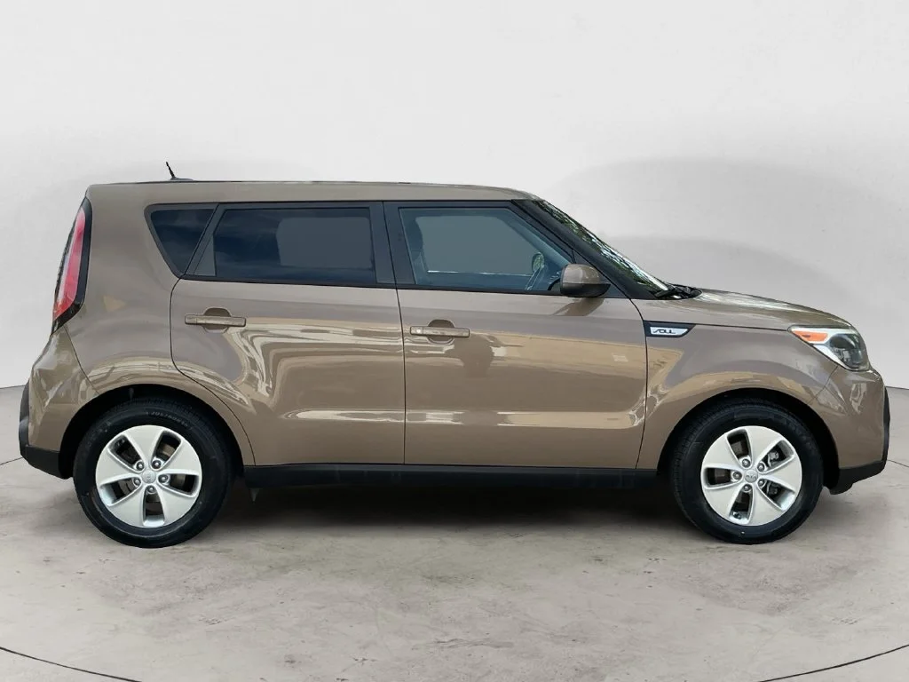 Used 2015 Brown Kia Base image 7