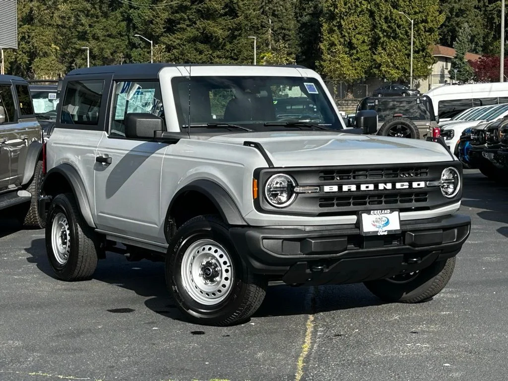 2026 Ford Bronco Base 4x4's photo