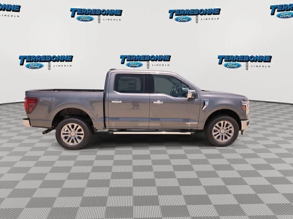 Used 2025 Gray Metallic Ford Lariat image 9