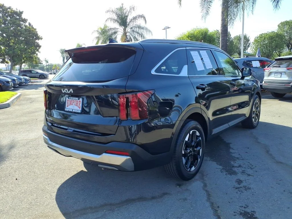 Used 2024 Black Kia S image 3