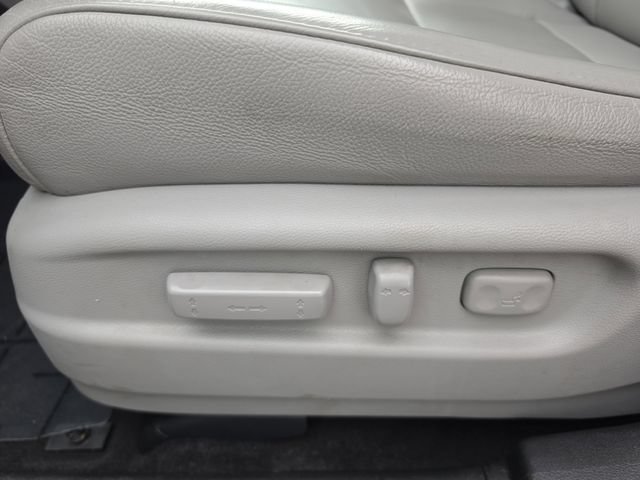 Used 2017 Lunar Silver Metallic Honda EX-L image 10