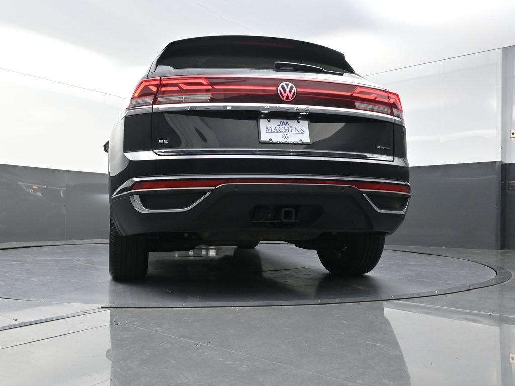 Used 2026  Volkswagen SE w/Technology image 29