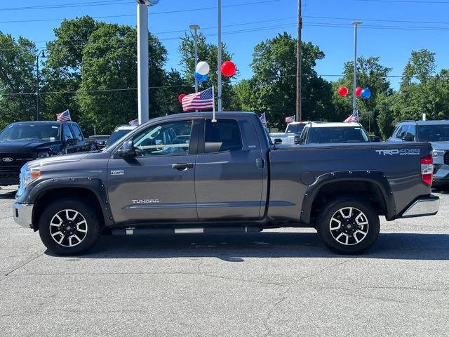 Used 2017 Gray Toyota SR5 image 4